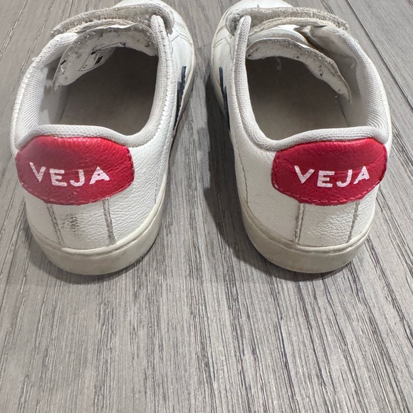 Veja Toddler Kids White, Red and Blue Velcro Sneakers - Picture 2 of 6